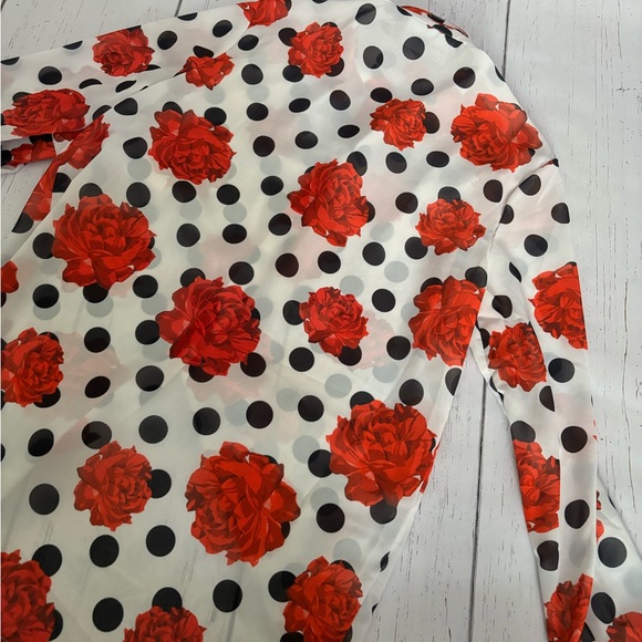 Pretty lightweight blouse - Picture 2 of 5